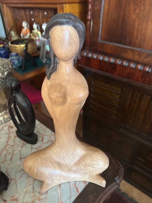 escultura  feita a mão