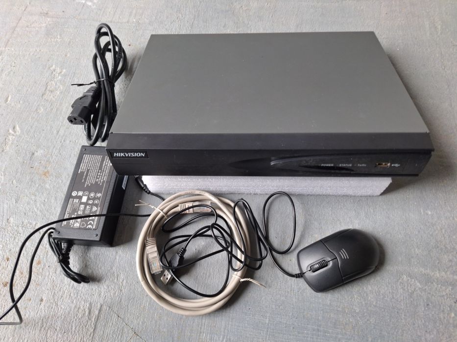 DS-7604NI-K1/4P(C)
4-канальный PoE
видеорегистратор