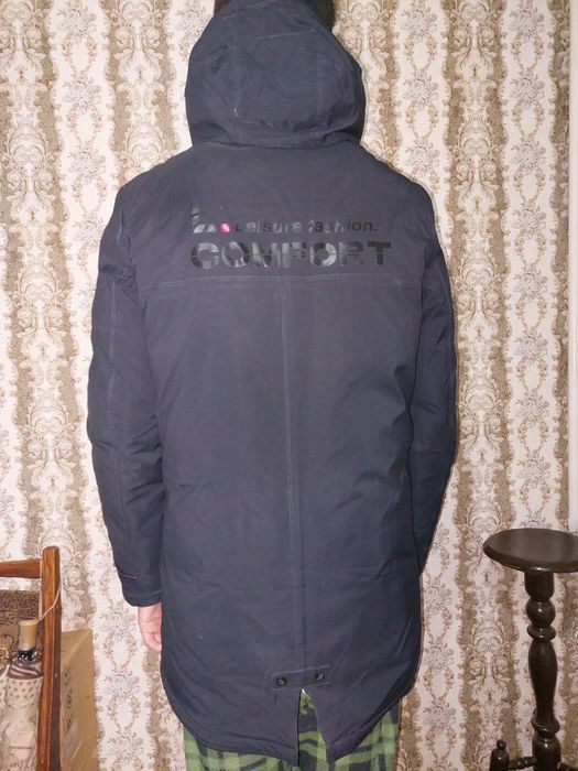 Продам зимнюю куртку на мальчика подростка. Размер  13-14 лет.