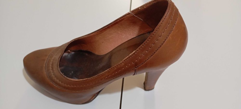 Sapato compensado senhora