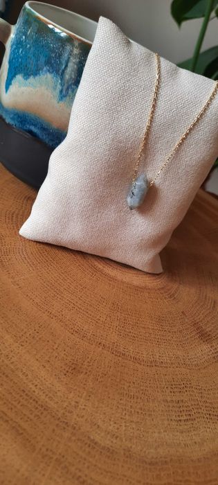 Labradoryt kamień naturalny na łańcuszku srebro pozłacany PREZENT