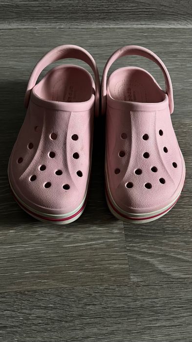 Продам крокси на дівчинку.