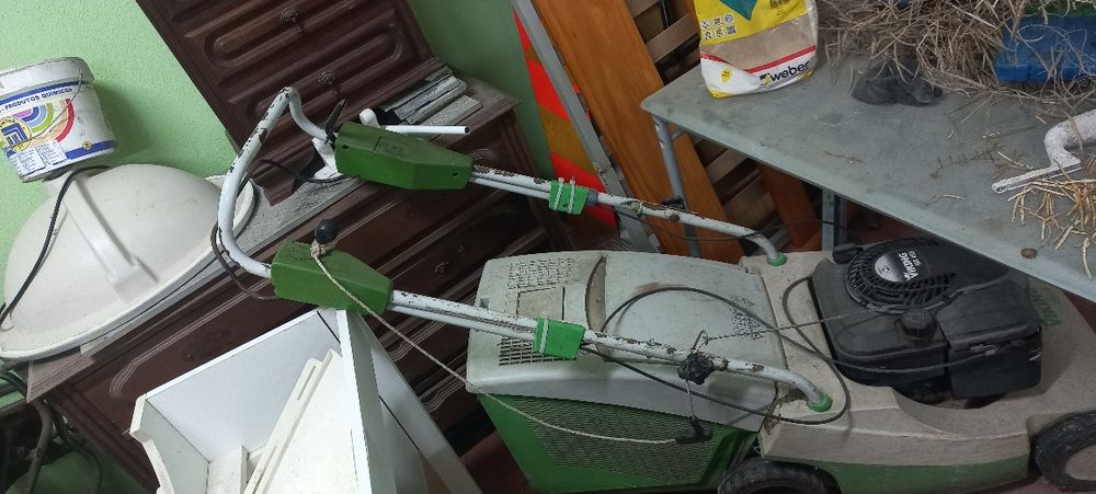 Maquina de cortar relva