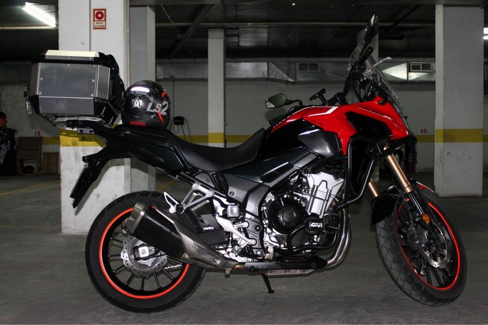 Honda CB500X de 2023 com 16.000km - Pack com Extras