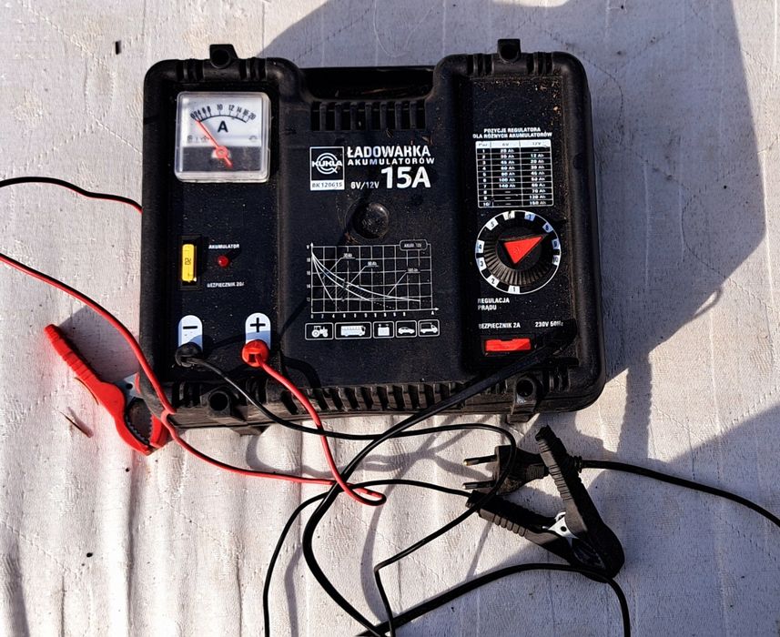 Ładowarka akumulatorowa 15A