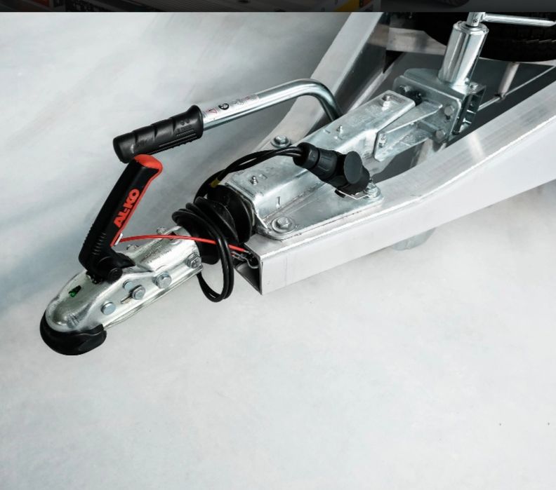 Wynajmę przyczepę lawetę DMC 2700kg