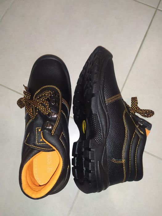 Продам ботинки рабочие