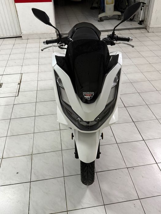 Honda PCX Branca