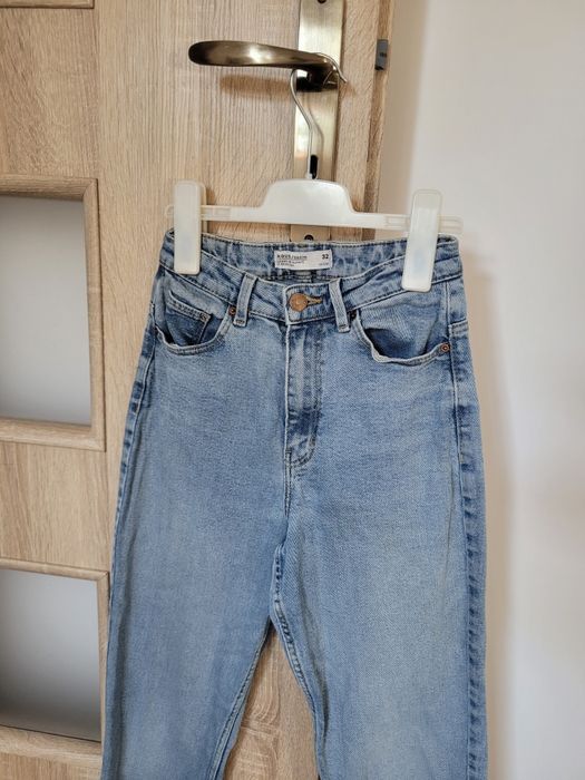 House jeansy mom