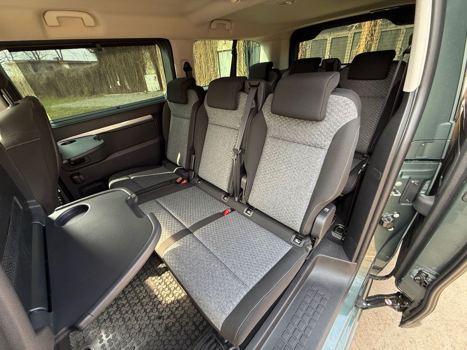 Grupa Nexus Wynajem samochów busów 8-9 miejsc Przewóz osób