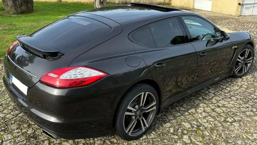 Porsche Panamera Platinum Edition