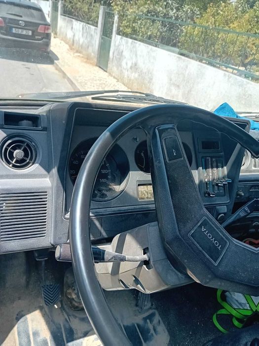 Toyota Dyna 150 boa para trabalhar