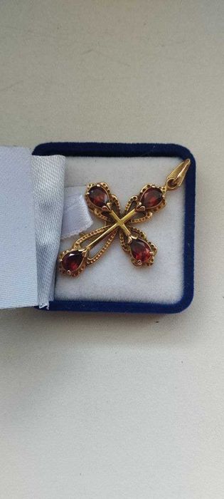 Золотий хрестик з гранатом 585° проба