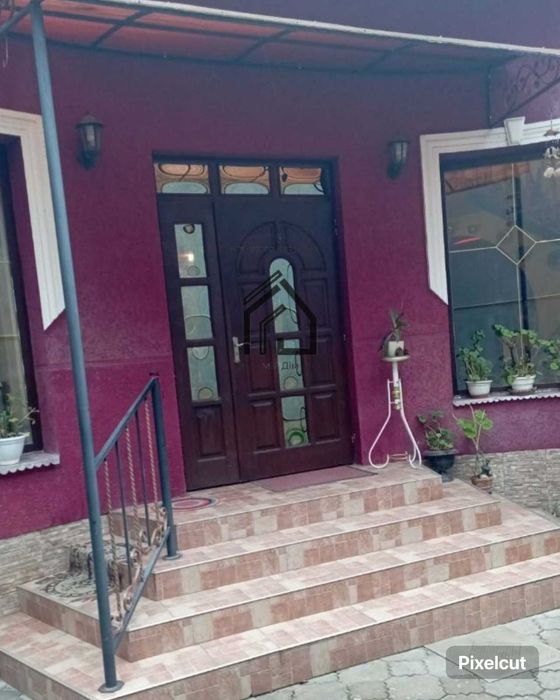Продається гарний,  затишний будинок  у смт.Батьово