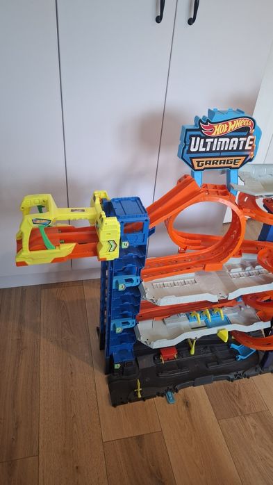 Hot Wheels City Mega Garaż, Atak smoka HKX48