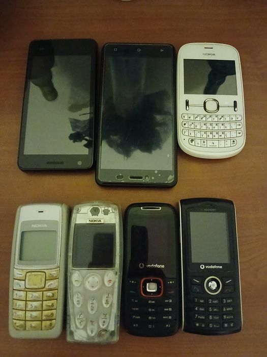 Telemóveis avariados antigos várias marcas