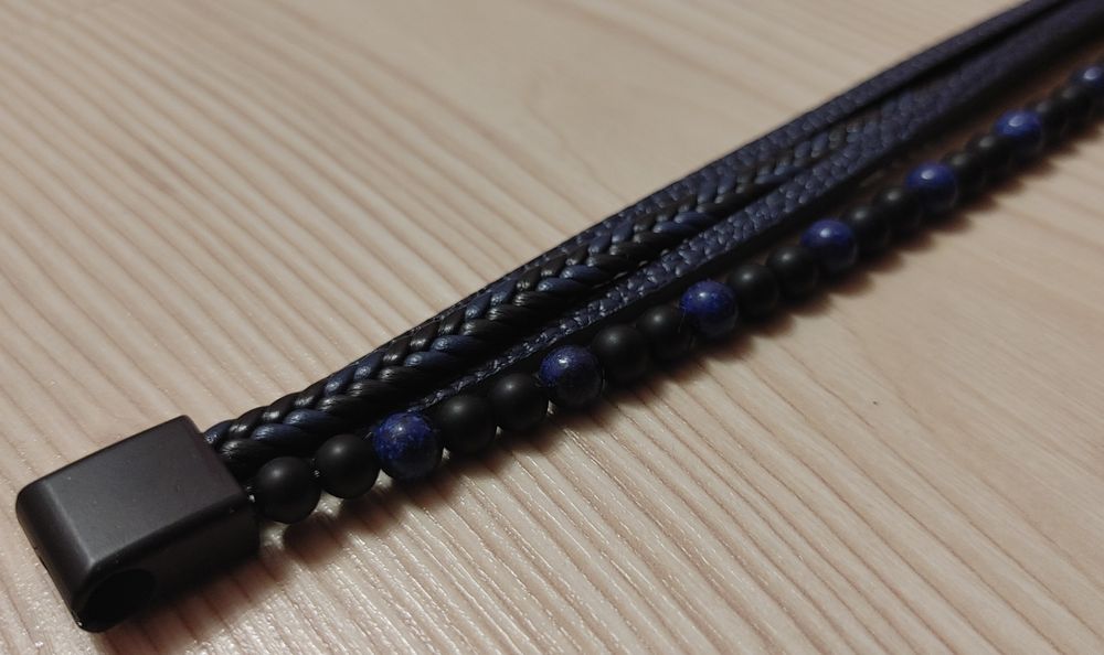 Męska bransoleta, plecionka z czarno-niebieskiej skóry oraz koralików