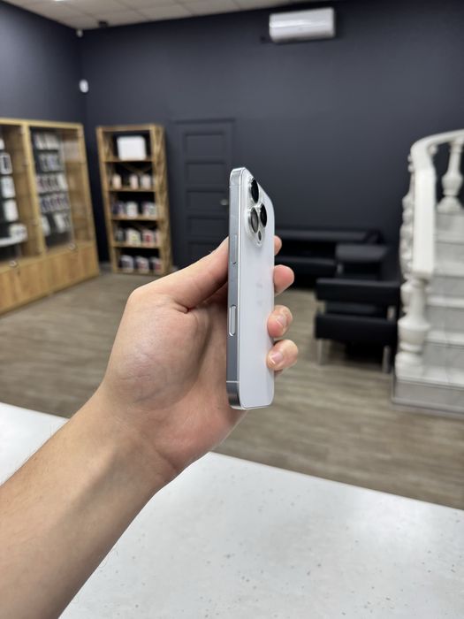 iPhone 16 Pro 256gb White Titanium Neverlock (Ідеальний Стан)