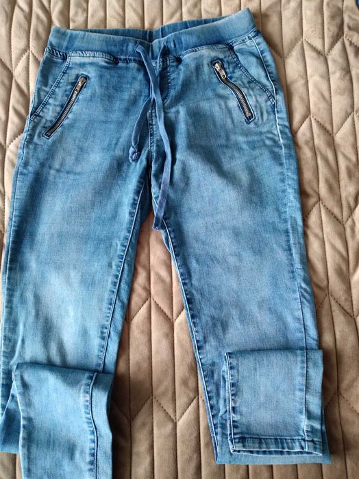 Sprzedam 2 szt  jeansy damskie