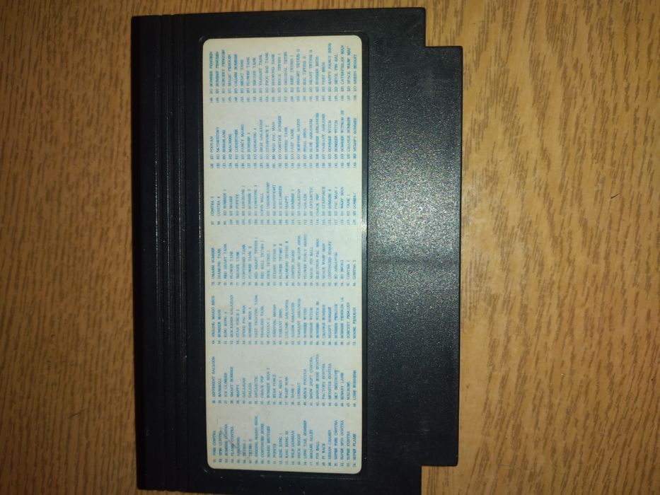 Kartridż gry z lat 90.