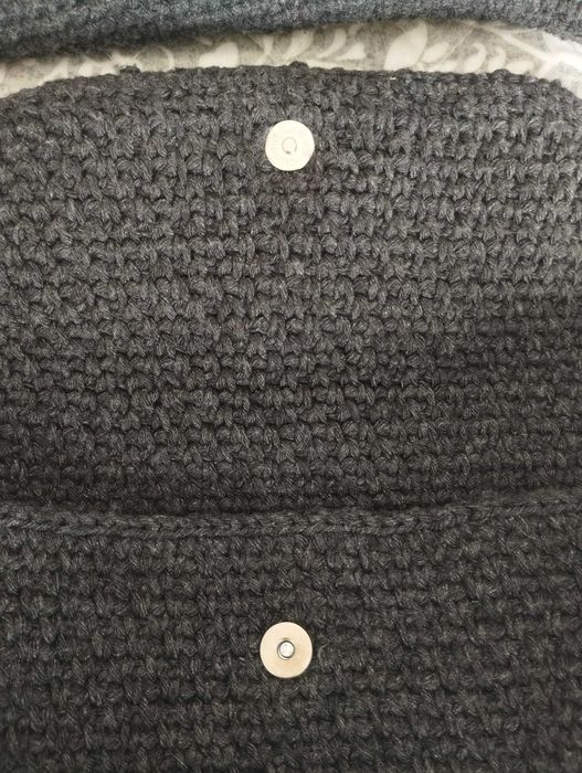 Mala em crochê nova