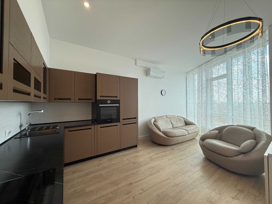 Продам 2 ком квартиру 50 Жемчужина Французский бульвар театр Музкомеди