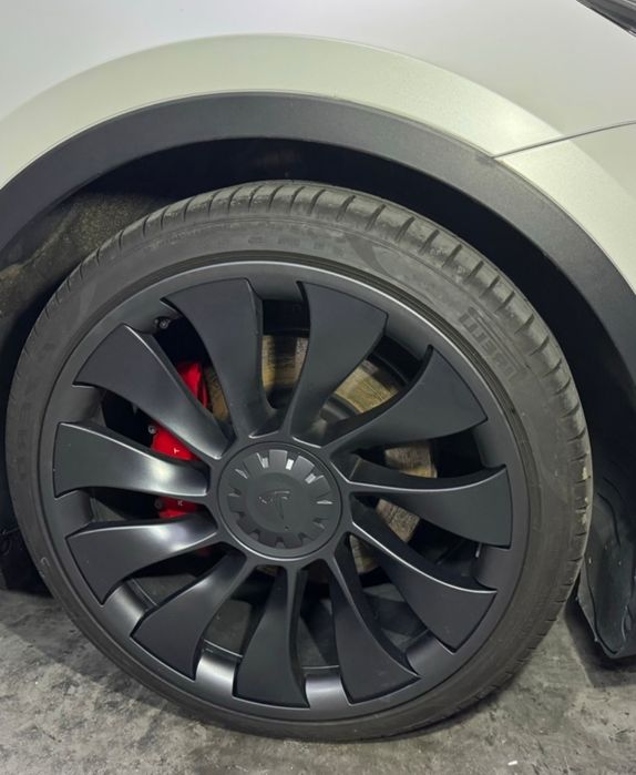 Nowe nakładki felgi Tesla Y Performance uberturbine 21-  4 sztuki