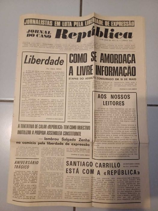 Coleção de Jornais (25 de Abril)