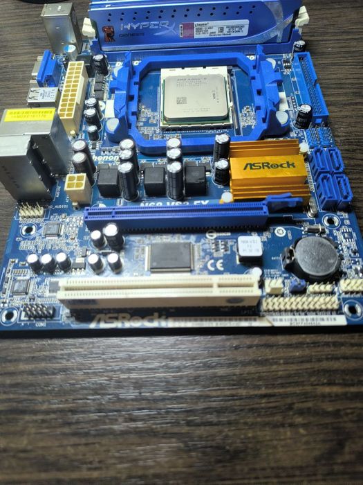 Материнская плата ASRock N68-VS3 FX + AMD Athlon  || + 4 Gb RAM