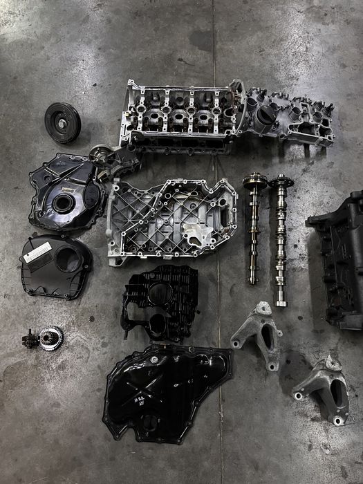 Запчастини двигуна Блок Колінвал розпредвал балансир Audi A4 B8 A5
