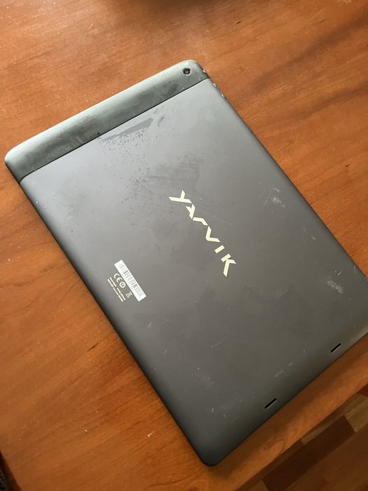 Tablet  yarvik  bom estado