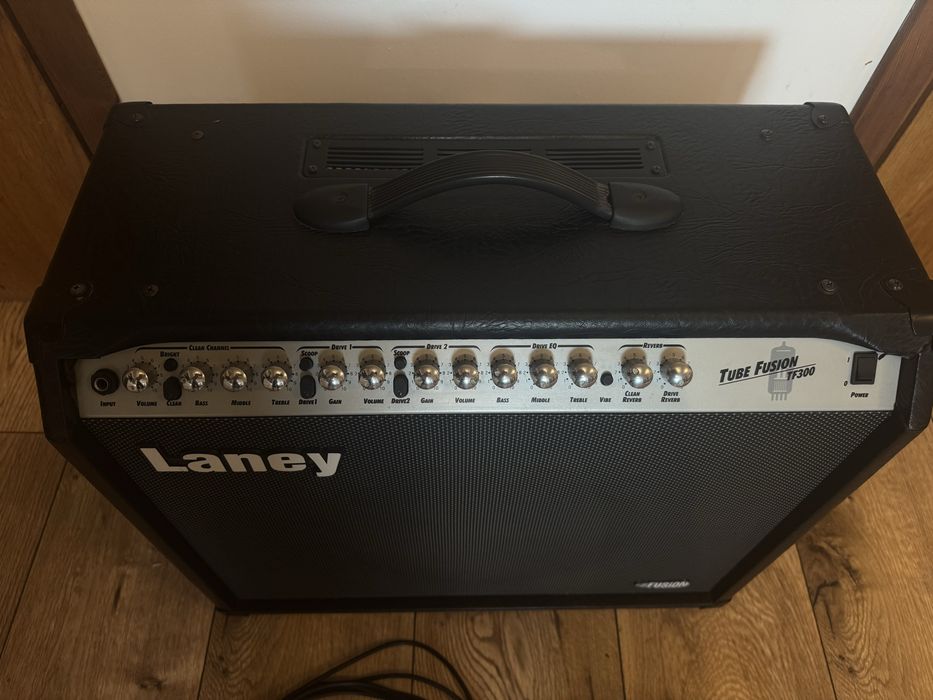 Wzmacniacz Laney Tube fusion TF 300 80w lampa plus footswitch
