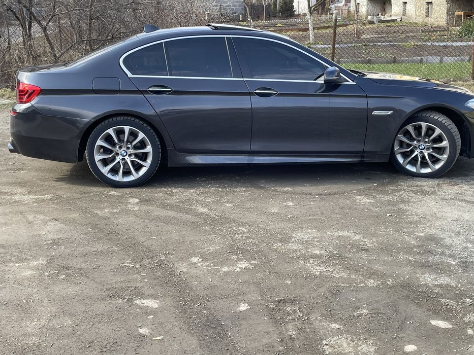 В Продажі BMW F10 2015 рік