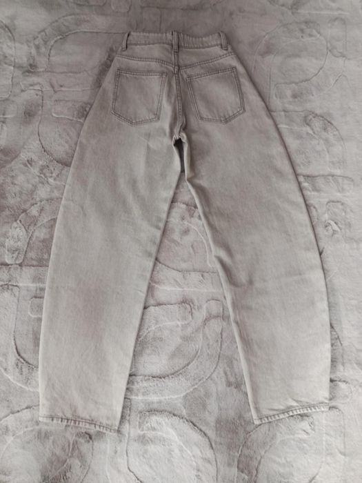 Jeansy o kroju balloon