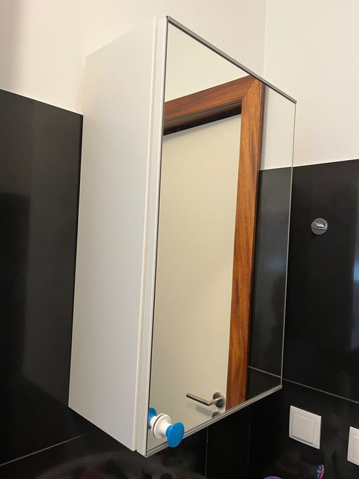 Armário com espelho casa de banho