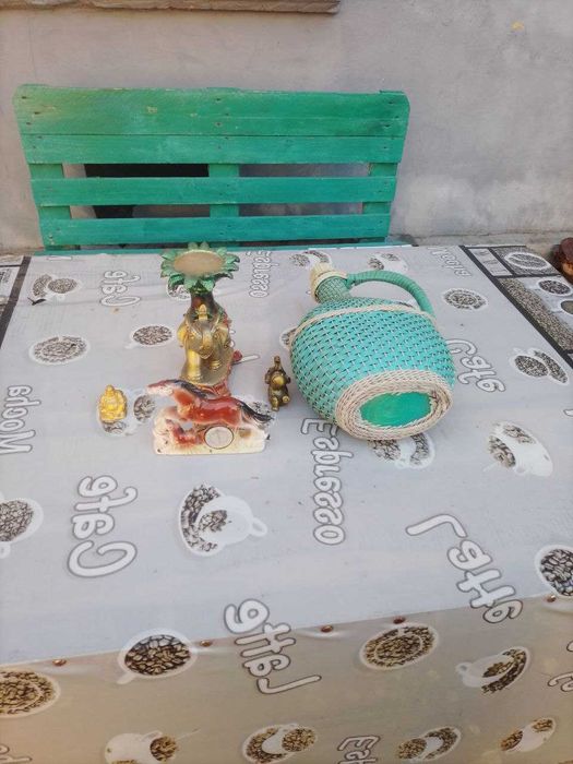 Статуэтки, кувшин