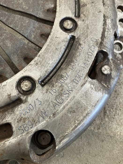 Seat Leon - koło zamochowe sprzęgło tarcza docisk