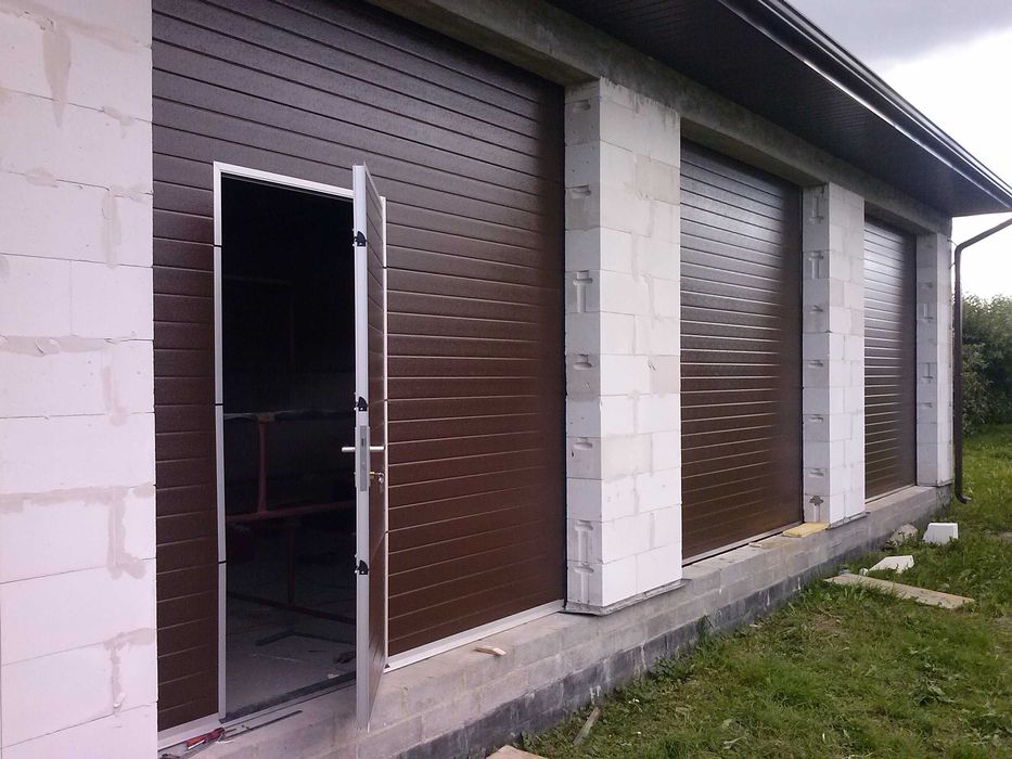 Brama segmentowa garażowa - przemysłowa