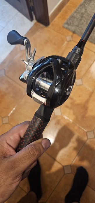 Cana de pesca com carreto