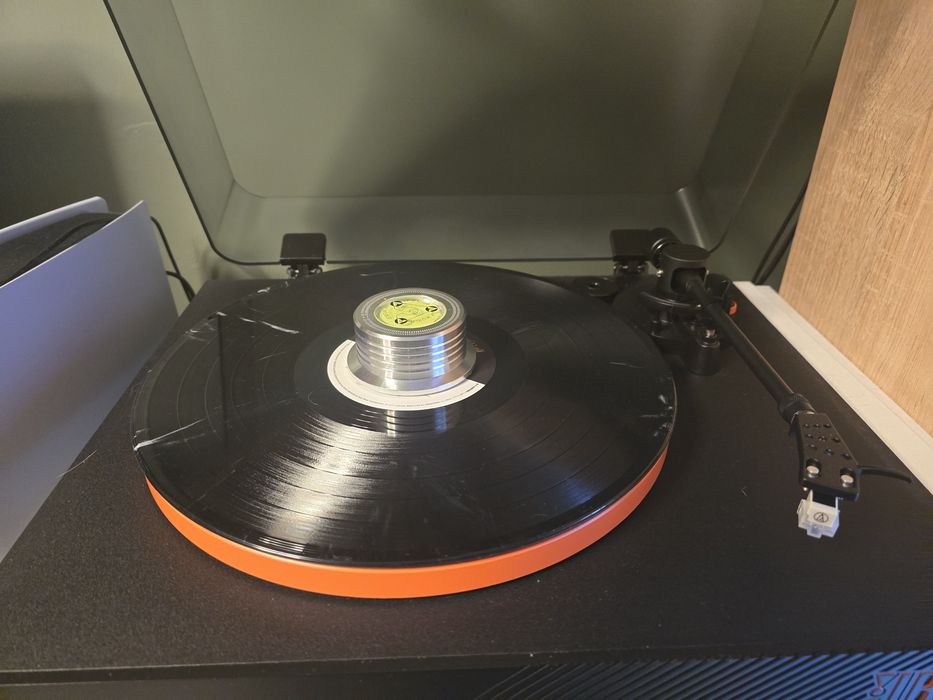 Gramofon JBL Spinner