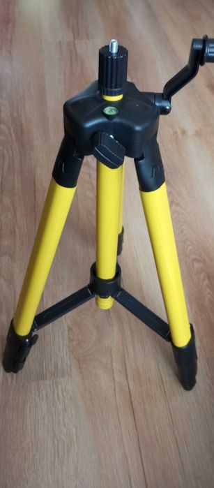 Statyw do poziomicy laserowej