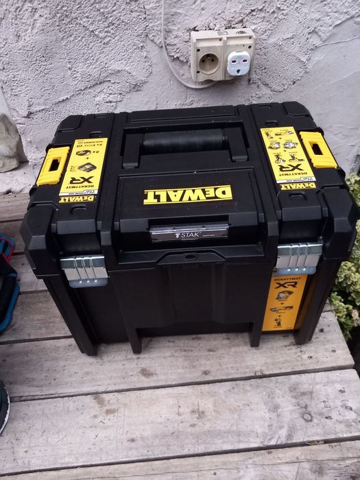 Skrzynka TSTAK VI DeWALT DWST1-71195 + wkładka