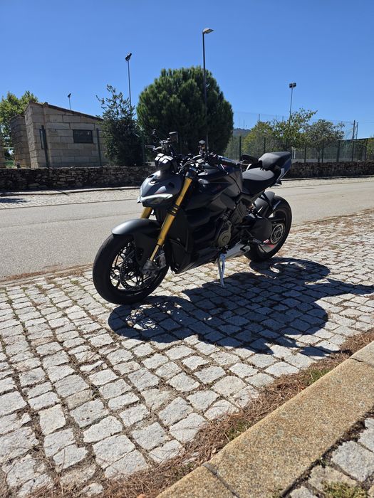 ducati streetfighter v4s
