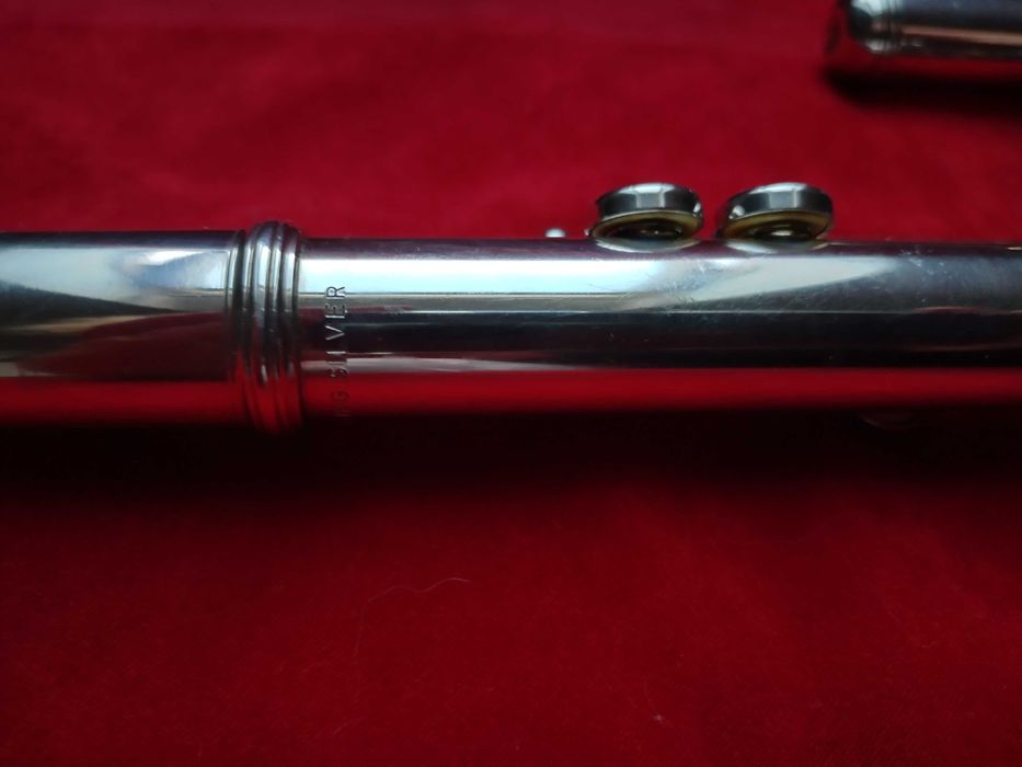 Flet poprzeczny srebrny z pozłacaną płytką