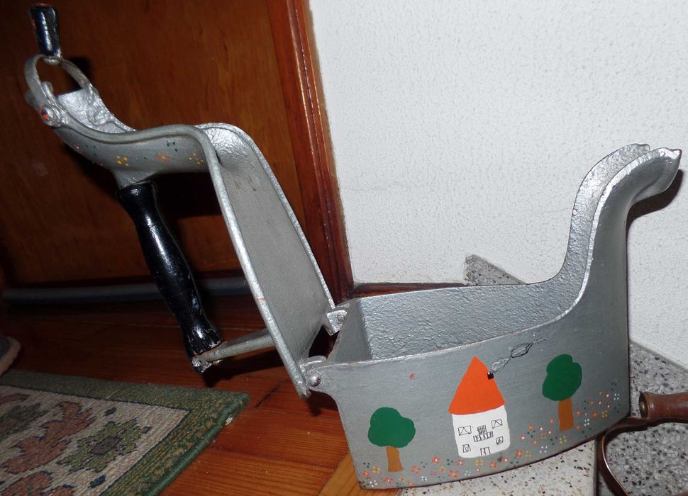 Ferro Antigo de Carvão Decorativo