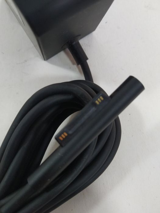 Блок живлення Microsoft 1736   15V-1.6A(Surface Pro 3,4,5,6,7)