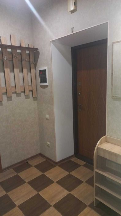 Продам 1 ком. квартиру , ул. Высоцкого , газовый дом