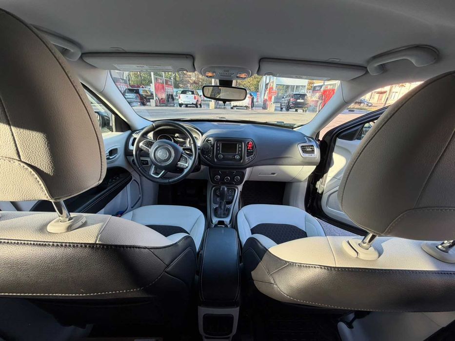 Jeep compass latitude