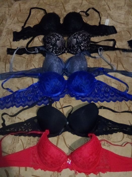 Бюстгальтери по 100