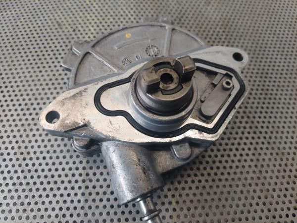 Depressor dos travões / bomba de vácuo MERCEDES-BENZ Classe B (W245)